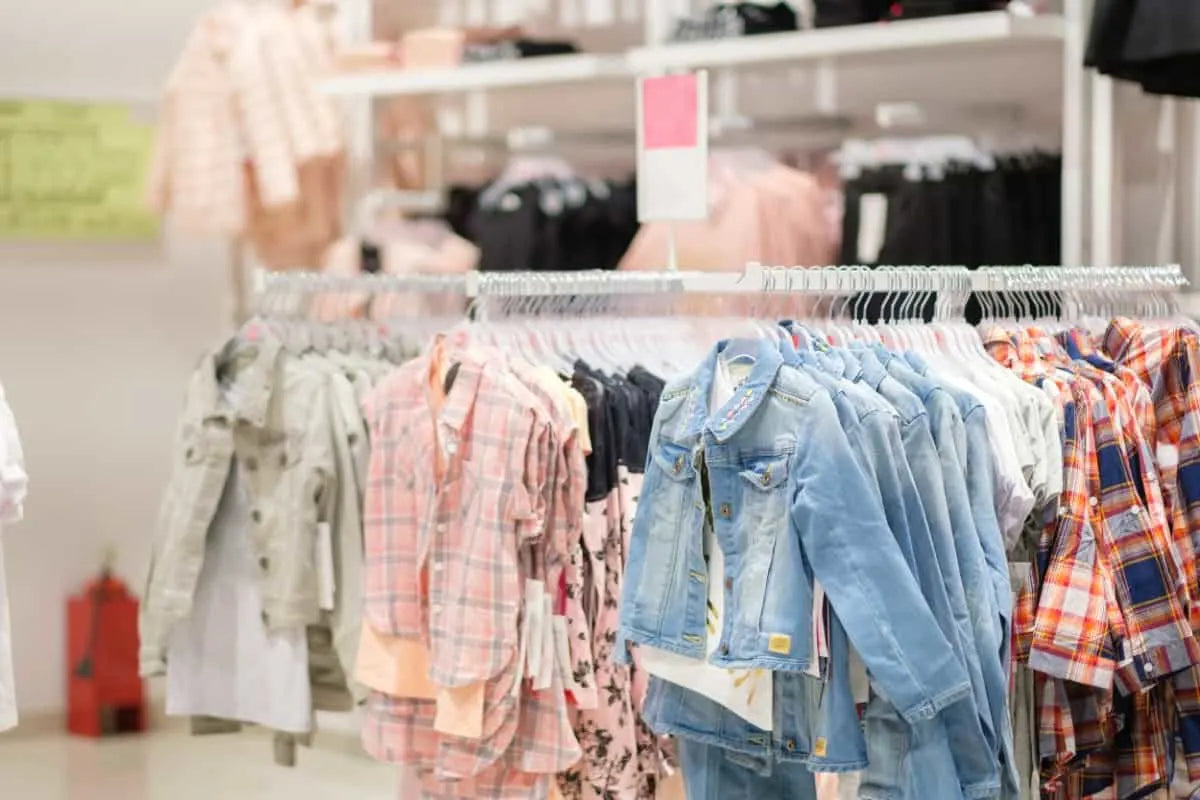 5 Things to Consider When Buying Boys Clothes Online for Special Occasions