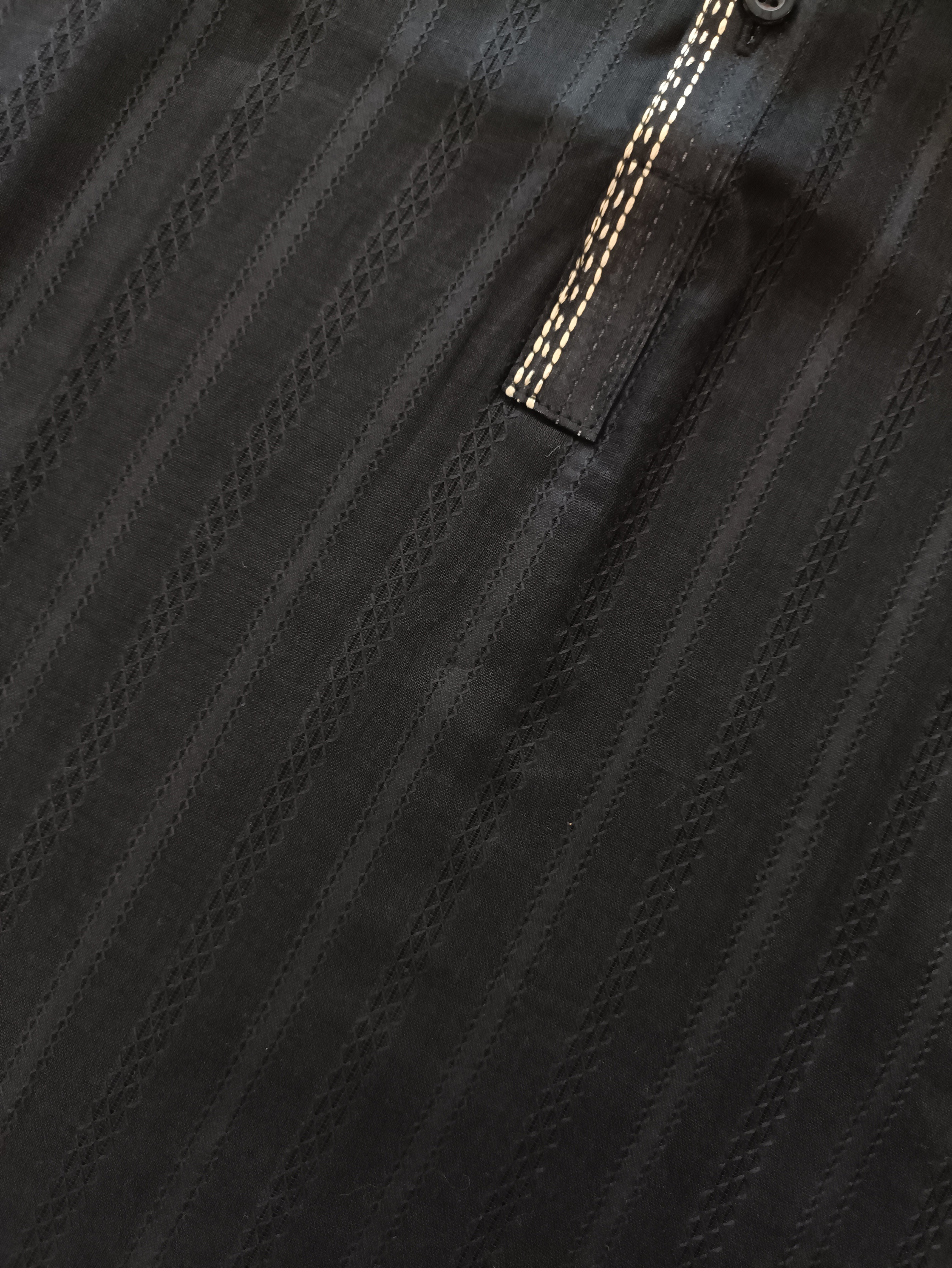 BLACK EMBROIDERED KURTA